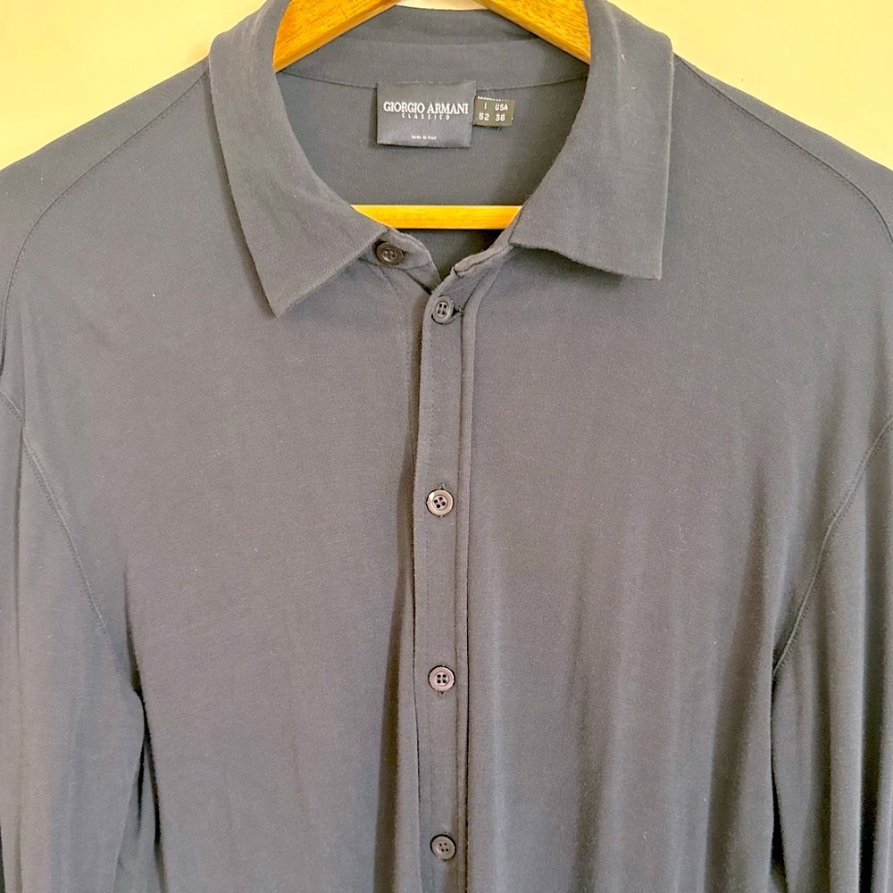 Giorgio Armani T-shirt 88%Viscose 12 % Silk ., made in Italy, good condition